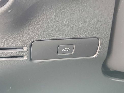 Used 2026 Volvo XC40 B5 Ultra image 22