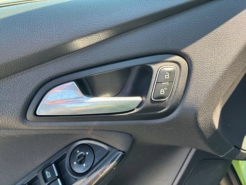 Used 2018 Ford Focus Titanium FWD image 14