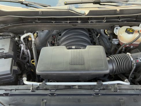 Used 2021 Chevrolet Tahoe Z71 w/ Z71 Off-Road Package image 34