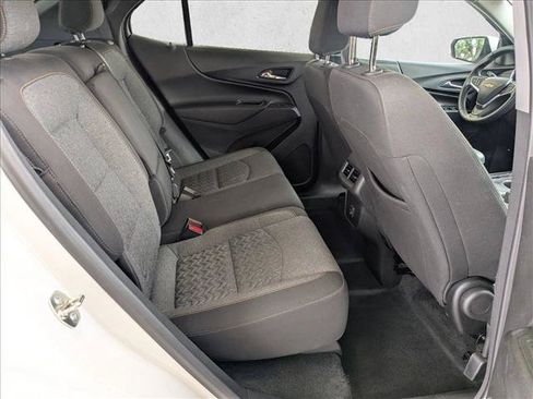 Used 2024 Chevrolet Equinox LT FWD image 18