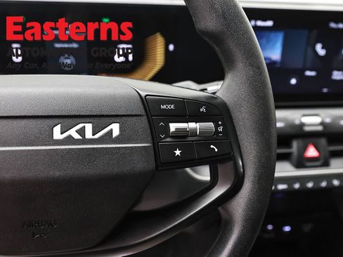 Used 2025 Kia K4 LXS image 16