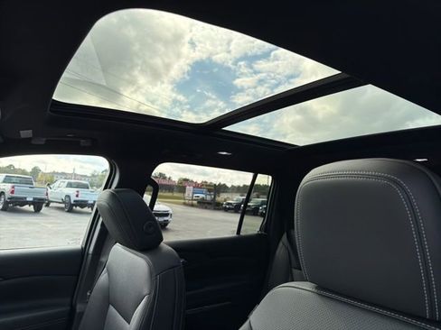 New 2026 Chevrolet Traverse LT w/ Sun and Wheel Package image 9