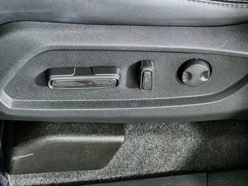 Used 2025 Honda Pilot EX-L image 13