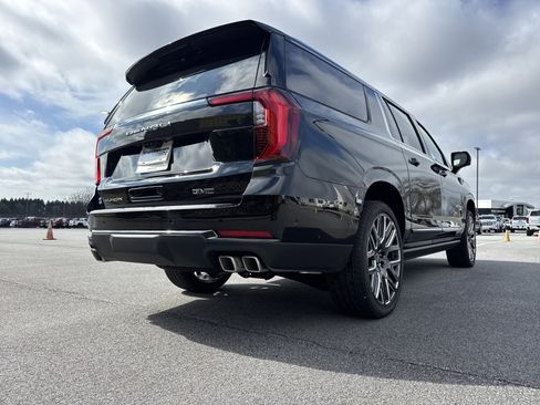 Used 2026 GMC Yukon XL Denali Ultimate w/ LPO, Floor Liner Package image 9