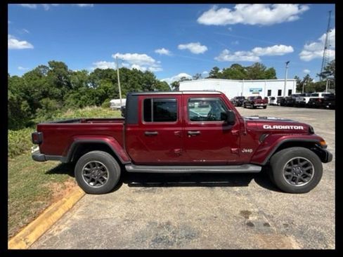 Used 2022 Jeep Gladiator Overland w/ Popular Equipment Package AWD/4WD image 3