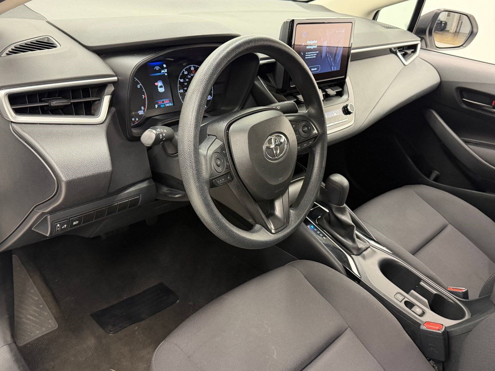 Used 2024 Toyota Corolla LE FWD image 3