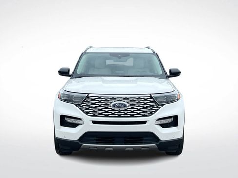 Certified 2023 Ford Explorer Platinum w/ Technology Package AWD/4WD image 3