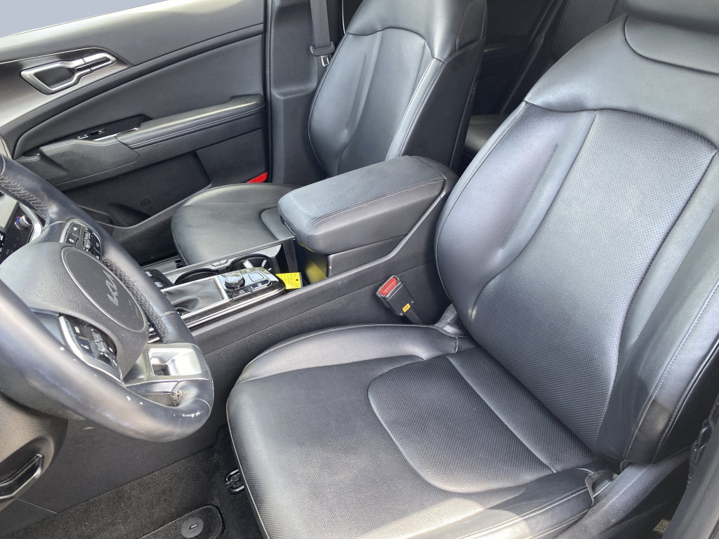 Used 2024 Kia Sportage EX FWD image 11