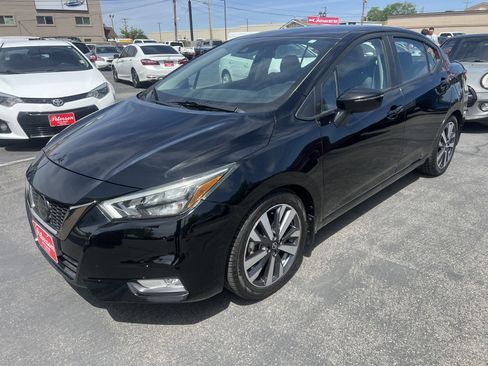 Used 2020 Nissan Versa SR FWD image 3