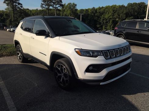 Used 2024 Jeep Compass Limited AWD/4WD image 1