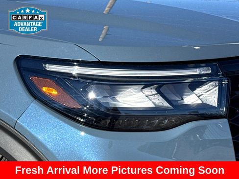 Used 2025 Ford Explorer ST-Line w/ Premium Package image 5