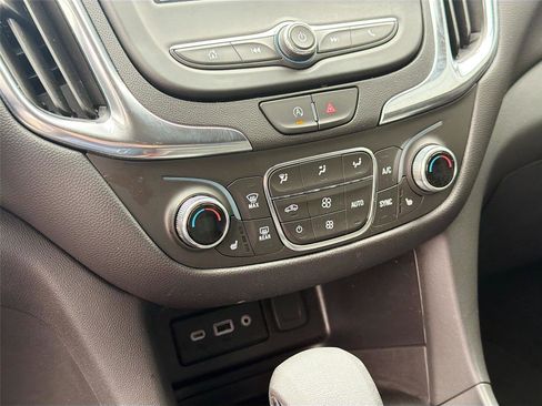 Used 2024 Chevrolet Equinox LT image 16