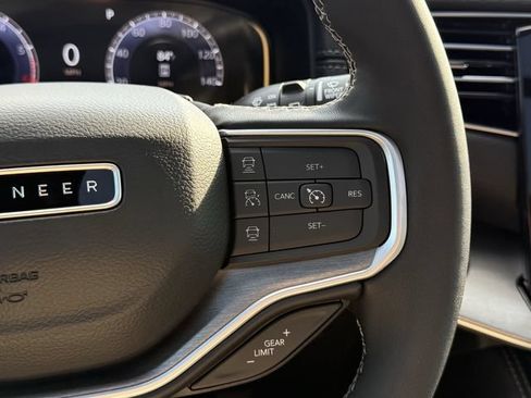 New 2025 Jeep Wagoneer L Series II AWD/4WD image 23