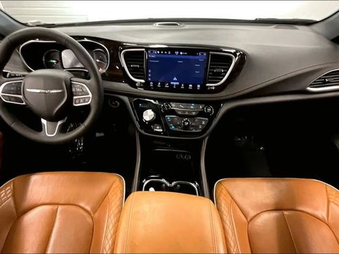 Used 2022 Chrysler Pacifica Pinnacle FWD image 18
