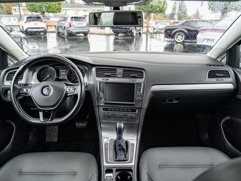 Used 2016 Volkswagen e-Golf SEL Premium image 18