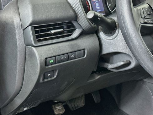 Used 2025 Nissan Sentra S FWD image 17