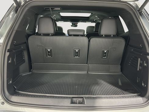 Used 2025 Buick Enclave Avenir w/ Super Cruise Package AWD/4WD image 22