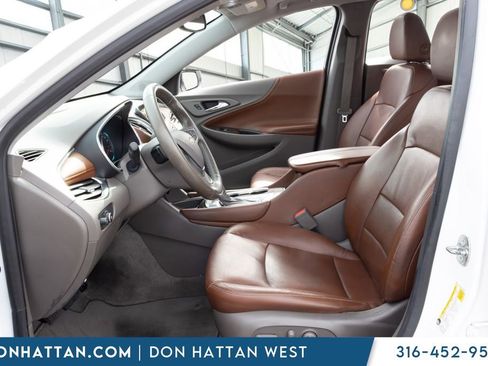 Used 2017 Chevrolet Malibu Premier w/ Premier Sun and Wheel Package FWD image 3