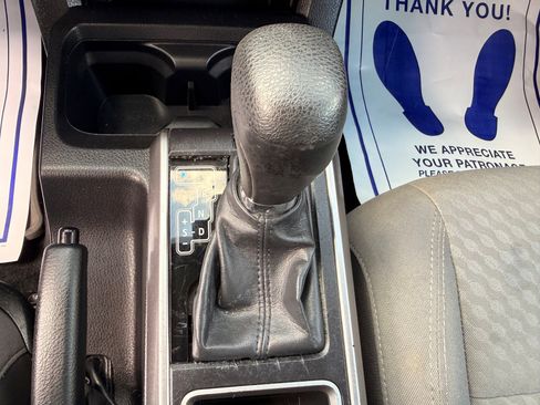 Used 2022 Toyota Tacoma SR5 RWD image 17