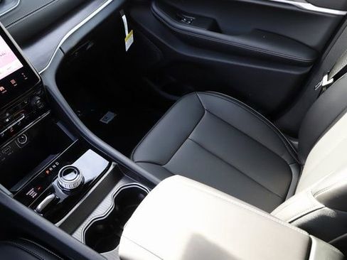 New 2025 Jeep Grand Cherokee L Limited AWD/4WD image 26