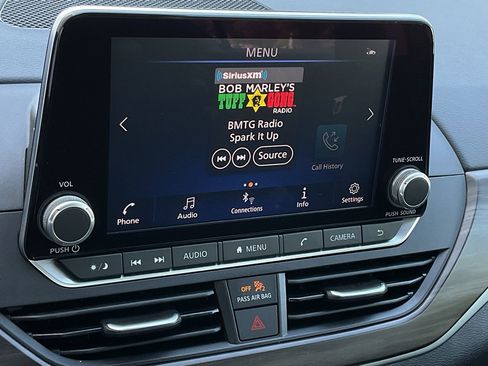 Used 2025 Nissan Altima 2.5 SV image 30