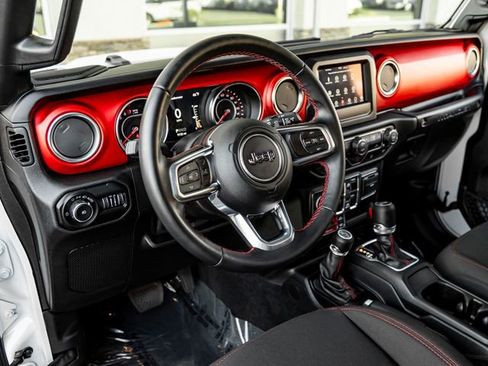 Used 2021 Jeep Wrangler Unlimited Rubicon AWD/4WD image 15