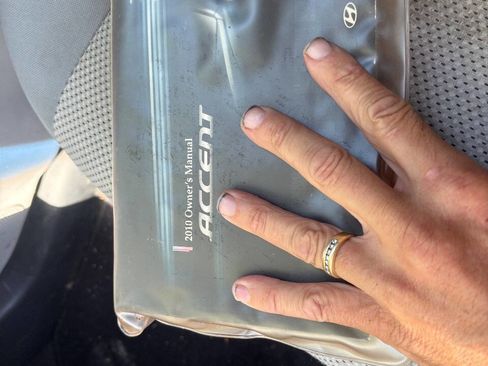 Used 2010 Hyundai Accent GLS image 18