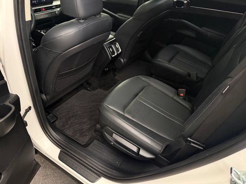 Used 2025 Kia Sorento EX w/ EX Panoramic Sunroof Package AWD/4WD image 33