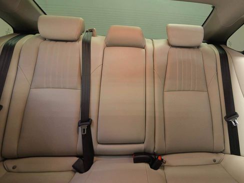 Used 2019 Honda Accord Touring image 9