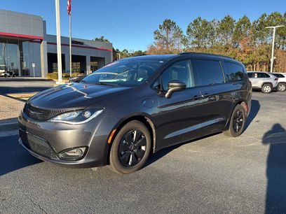 Used 2020 Chrysler Pacifica Touring-L w/ S Appearance Package