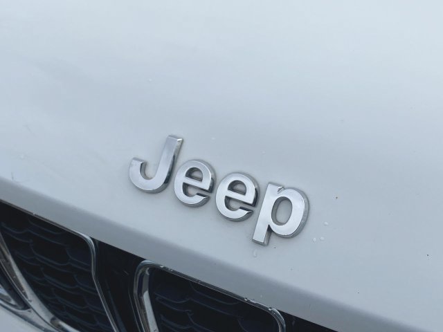 Used 2022 Jeep Grand Cherokee L Limited AWD/4WD image 30