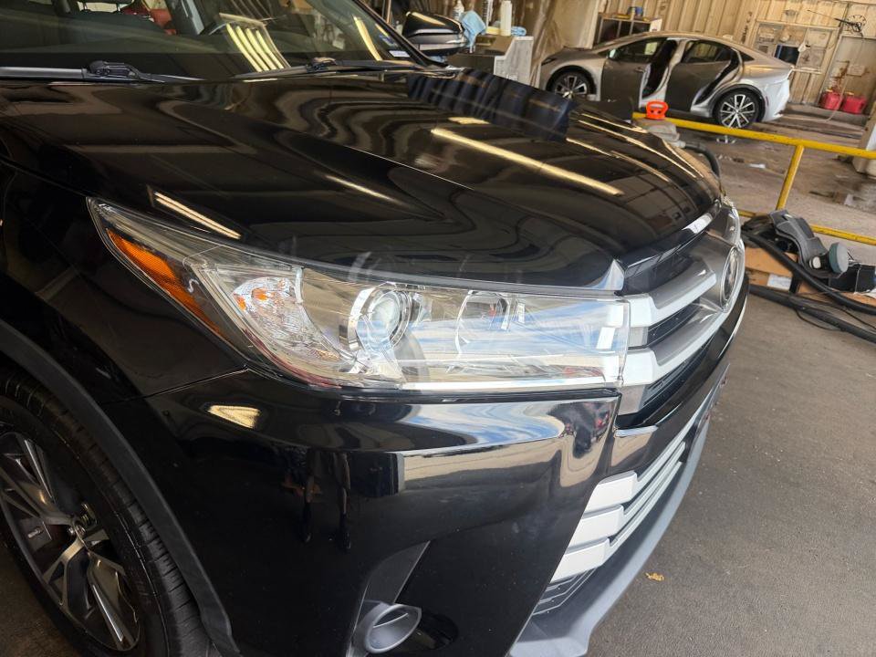 Used 2017 Toyota Highlander LE AWD/4WD image 28