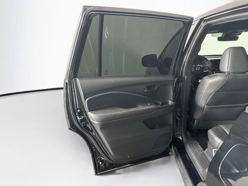 Used 2023 Honda Passport EX-L image 25