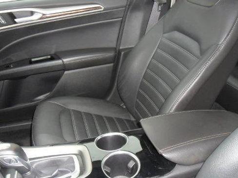 Used 2013 Ford Fusion SE image 18