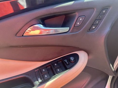 Used 2018 Buick Envision Essence FWD image 11