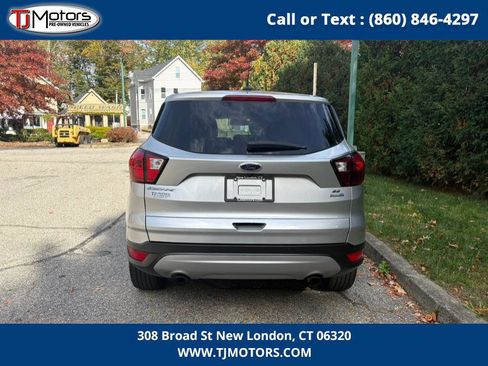 Used 2019 Ford Escape SE image 9