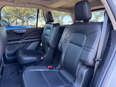 Used 2024 Lincoln Aviator 2WD w/ Premium Package image 18