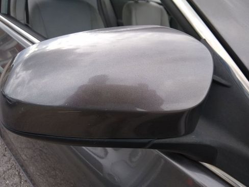 Used 2015 Toyota Camry LE image 12