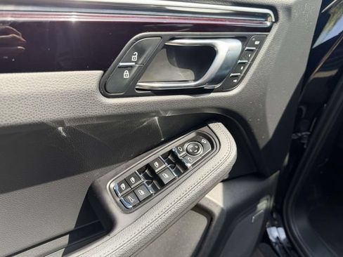 Certified 2023 Porsche Macan S AWD/4WD image 24