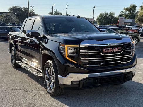 Used 2023 GMC Sierra 1500 SLT w/ SLT Premium Plus Package AWD/4WD image 2