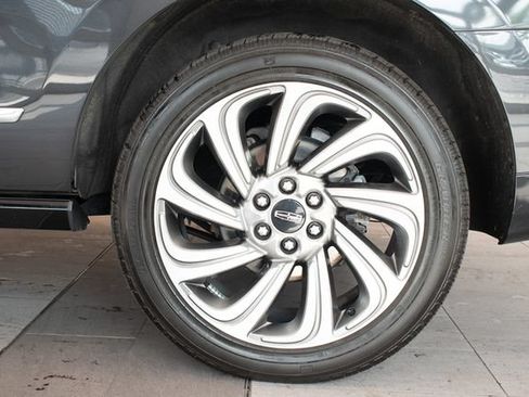 Used 2023 Lincoln Navigator Reserve AWD/4WD image 9