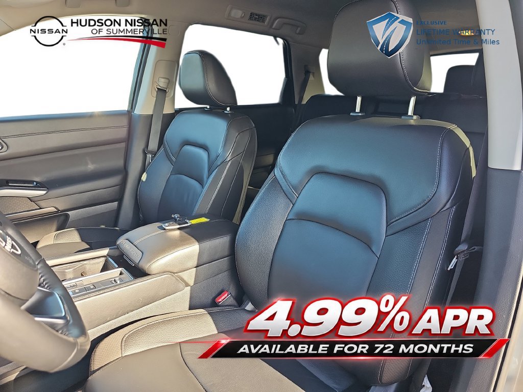 Used 2025 Nissan Pathfinder SL FWD image 16