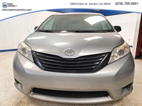 Used 2015 Toyota Sienna L FWD image 6