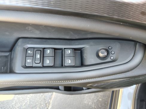 New 2025 Jeep Grand Cherokee Altitude image 22