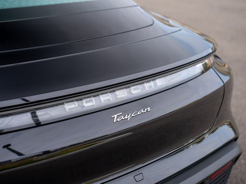 Certified 2025 Porsche Taycan RWD image 30