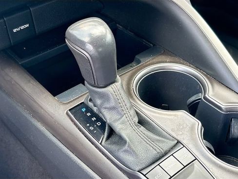 Used 2022 Toyota Camry SE FWD image 16