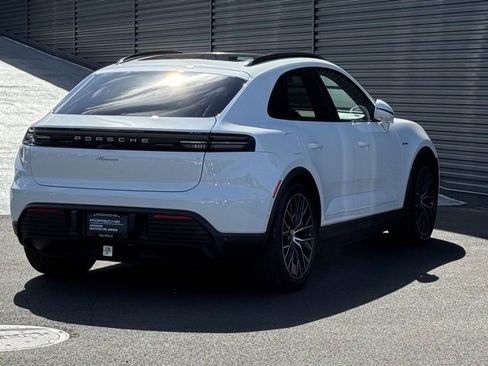 Certified 2025 Porsche Macan Electric image 7