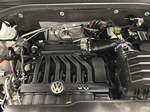 Used 2023 Volkswagen Atlas Cross Sport SEL R-Line AWD/4WD image 27