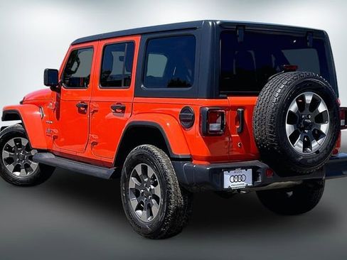 Used 2018 Jeep Wrangler Unlimited Sahara AWD/4WD image 12