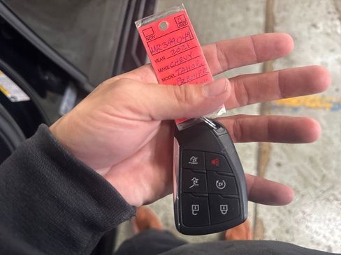 Used 2021 Chevrolet Tahoe Premier w/ Premium Package image 30